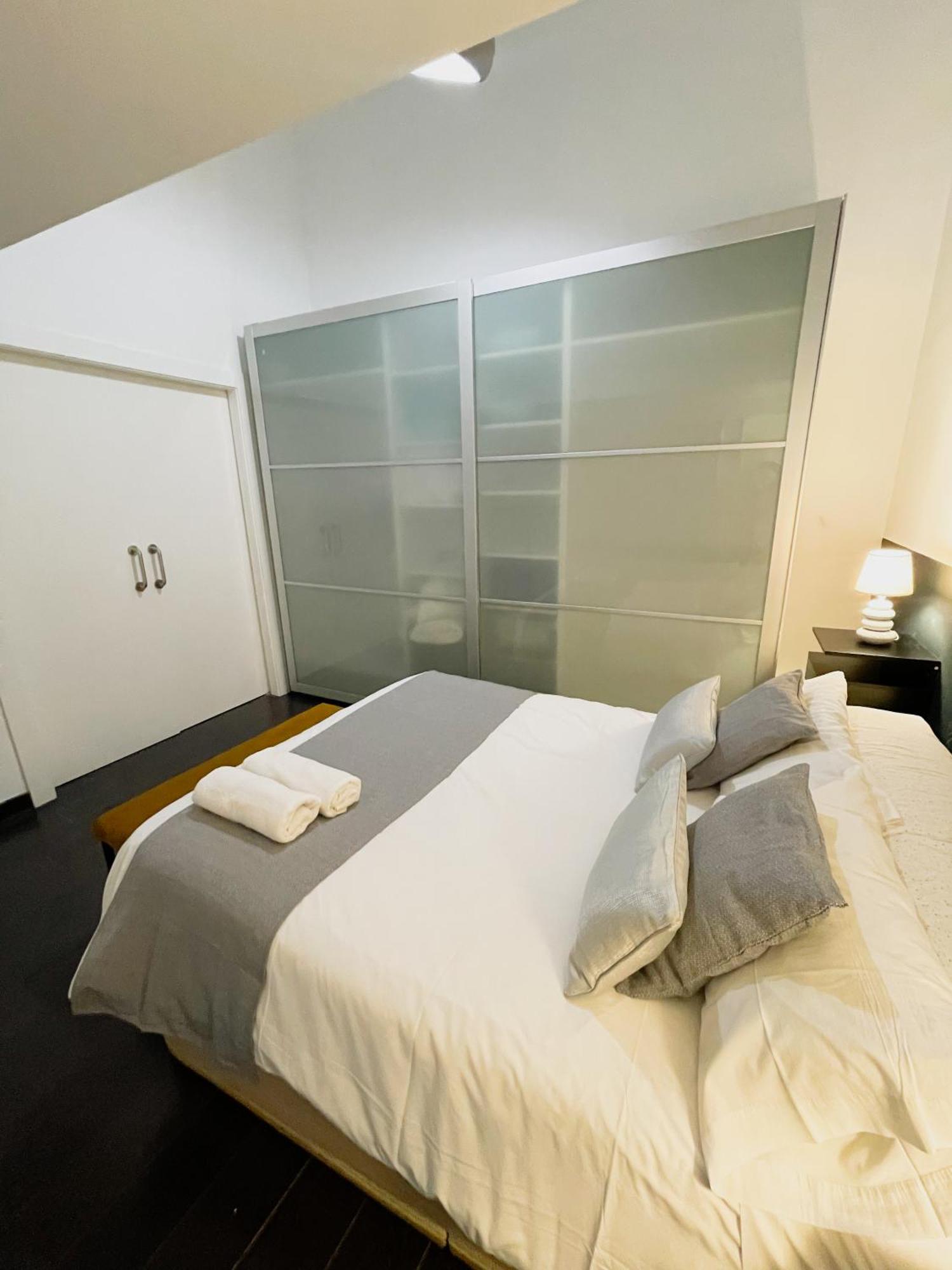 Carretas Duplex Exterior Derecha Daire Madrid Dış mekan fotoğraf