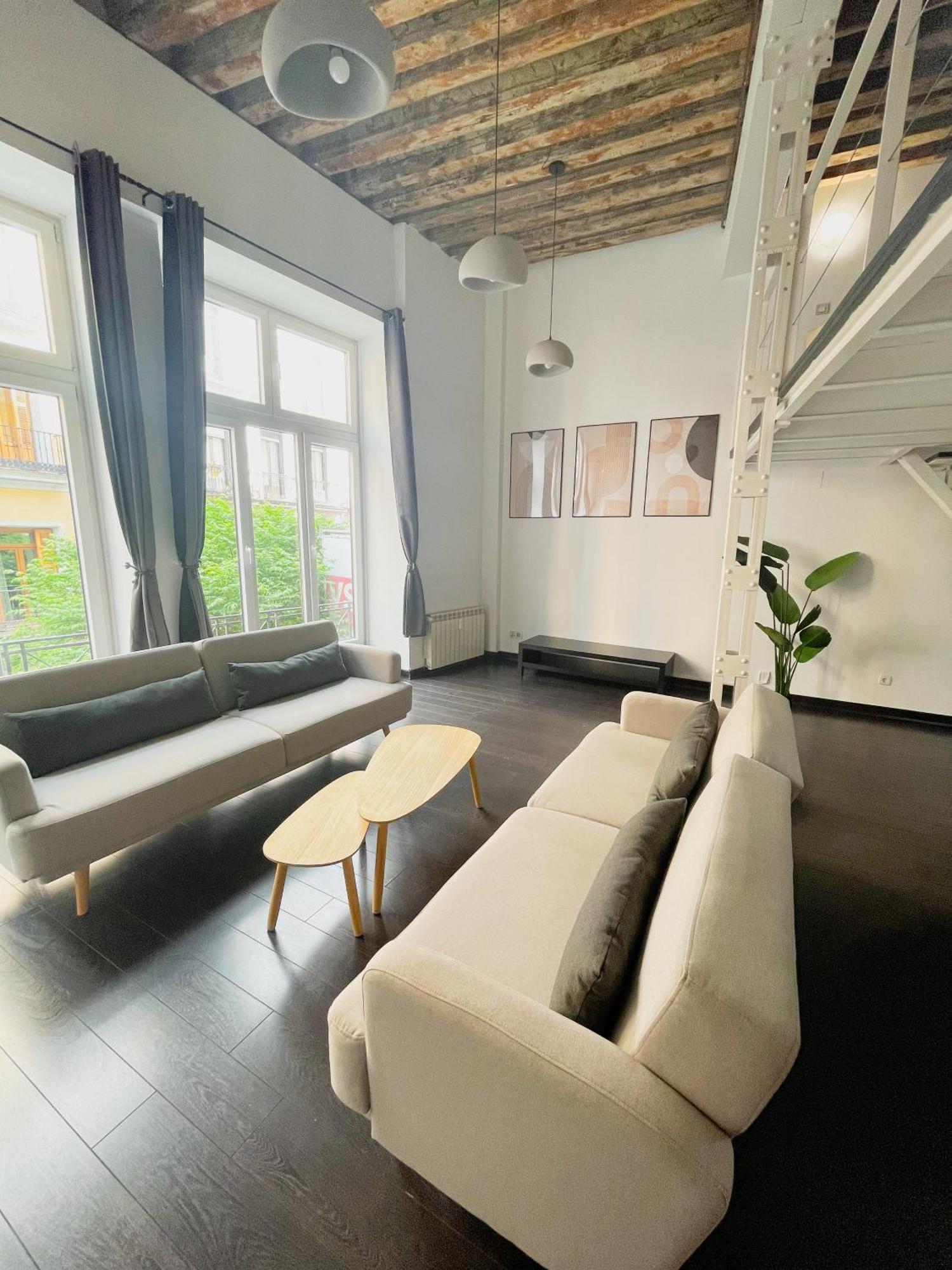 Carretas Duplex Exterior Derecha Daire Madrid Dış mekan fotoğraf